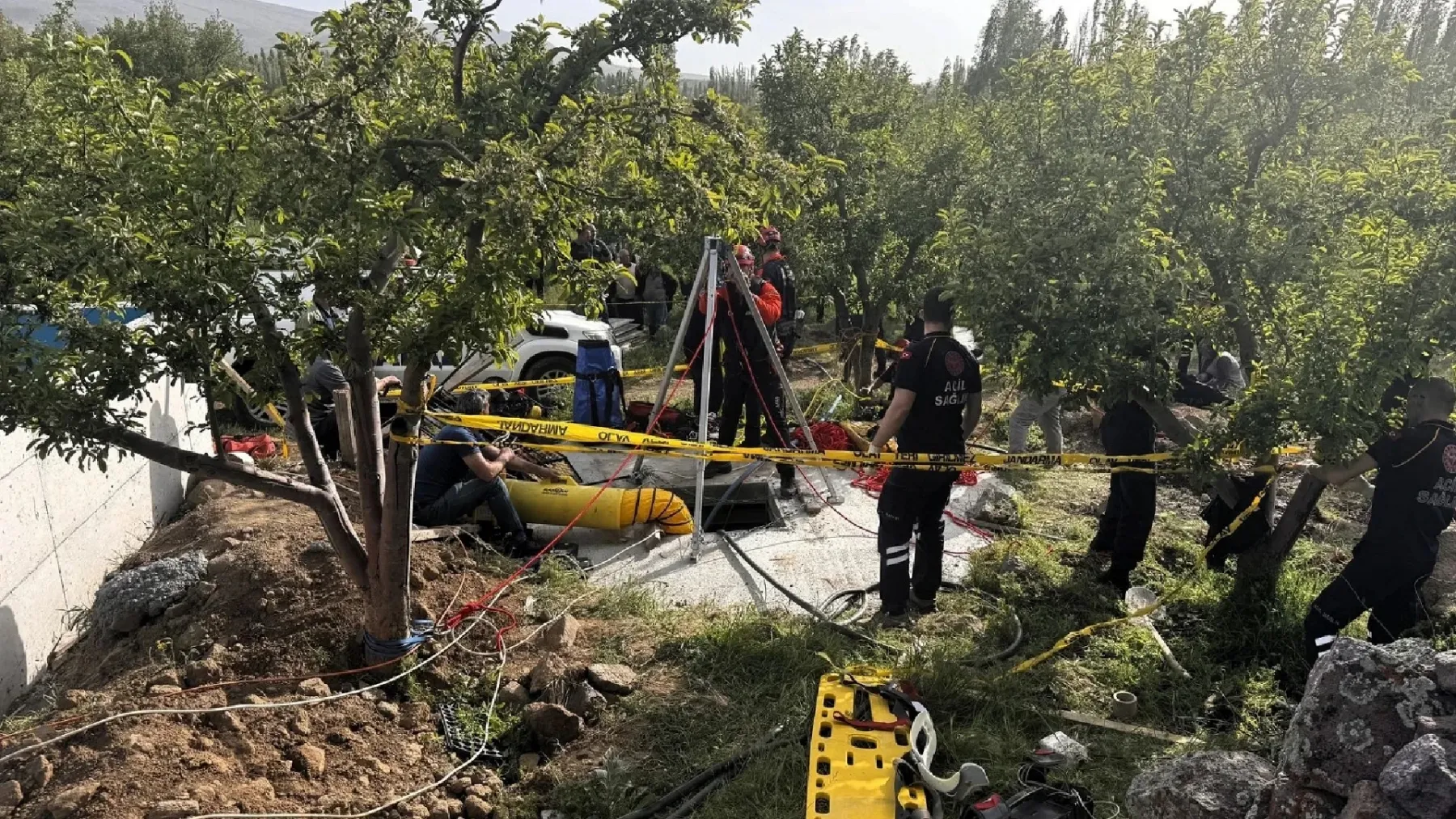 Aksaray'da 3 kişinin öldüğü kuyuya yardım için inen komşuları, zehirlendiğini anlayınca son anda kurtulmuş