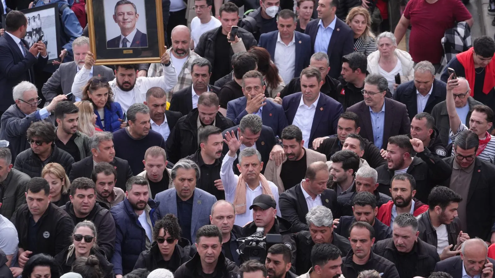 En sert, en dışlayıcı, en yıkıcı dönemlerde yaşarken ne yapmalı?