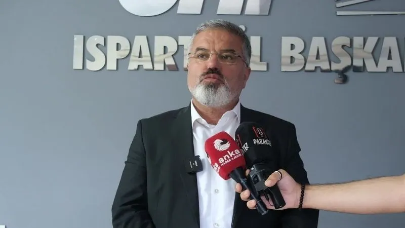 CHP Genel Merkezi'ne girmeye çalışan CHP Isparta İl Başkanı Karaca düşerek yaralandı!