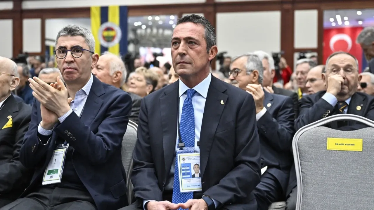 <p>Aziz Yıldırım sonrasında Fenerbah&ccedil;e başkanlığına oturan ancak ge&ccedil;en yıl koltuğunu Sadettin Saran&rsquo;a devreden Ali Ko&ccedil; se&ccedil;imlerde bir anda kilit isim durumuna geldi.</p>