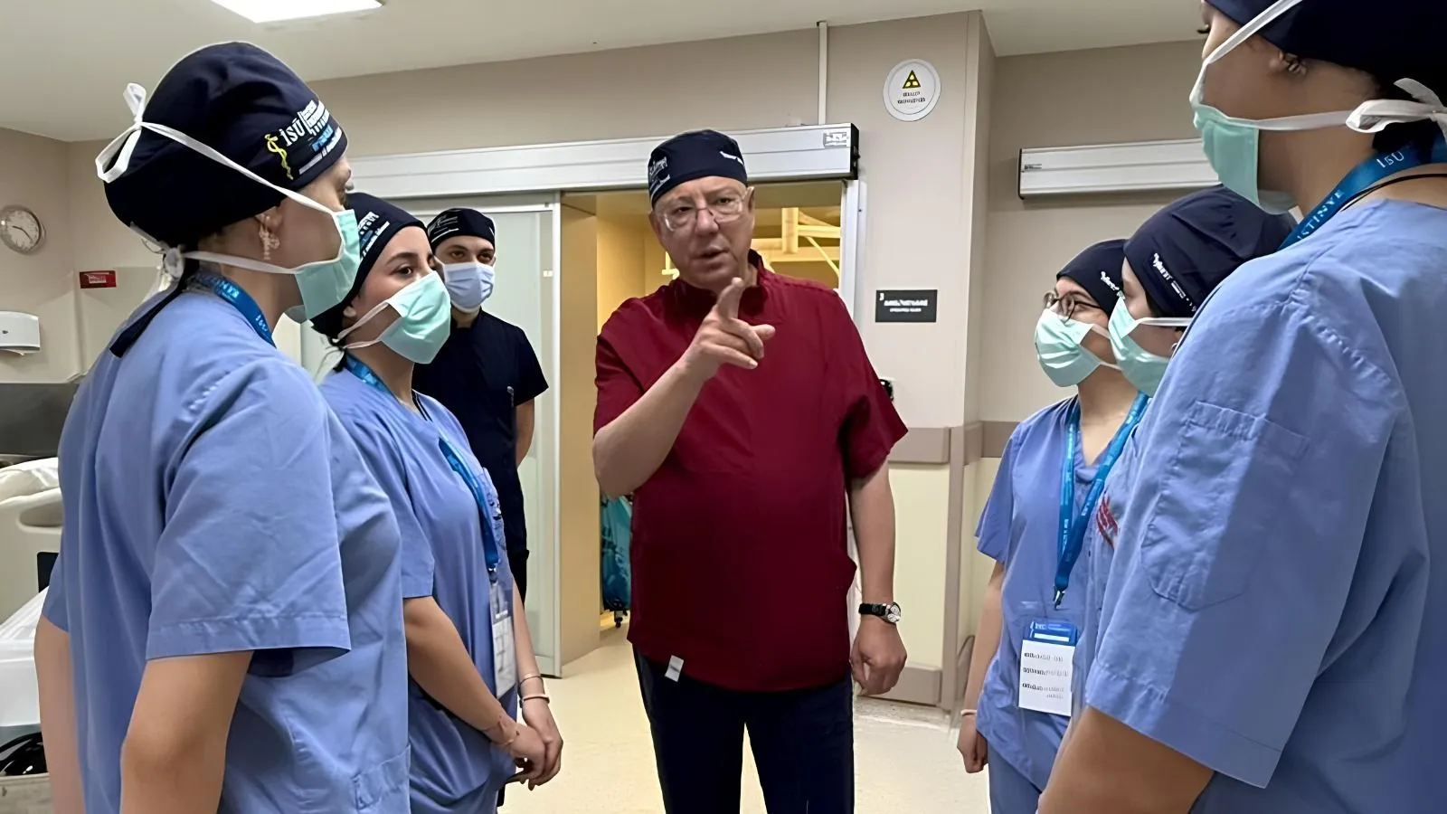 'Genç Tıp Akademisi': Tıp fakültesi adayları canlı ameliyatlara katılıyor