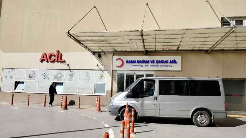 İzmir Buca’da acil serviste hemşireye iki ayrı saldırı iddiası: “AKP’ye şikâyet” ederiz diyerek tehdit ettiler
