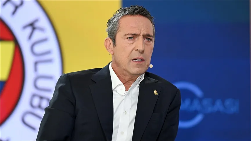 <p><strong>Ali Ko&ccedil;'u ikna &ccedil;abası</strong> | Mehmet Ali Aydınlar&rsquo;ın ismi ge&ccedil;tiği s&uuml;re&ccedil;te aday olmayı d&uuml;ş&uuml;nmeyen Ko&ccedil;, Aziz Yıldırım&rsquo;ın meydana &ccedil;ıkması sonrasında &ccedil;evresi tarafından ikna edilmeye &ccedil;alışıldığı ifade edildi.</p>
