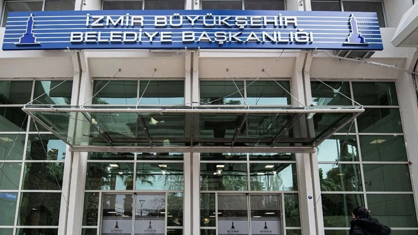 İzmir'de İZBETON ve İZDOĞA’nın eski yöneticilerine gözaltı