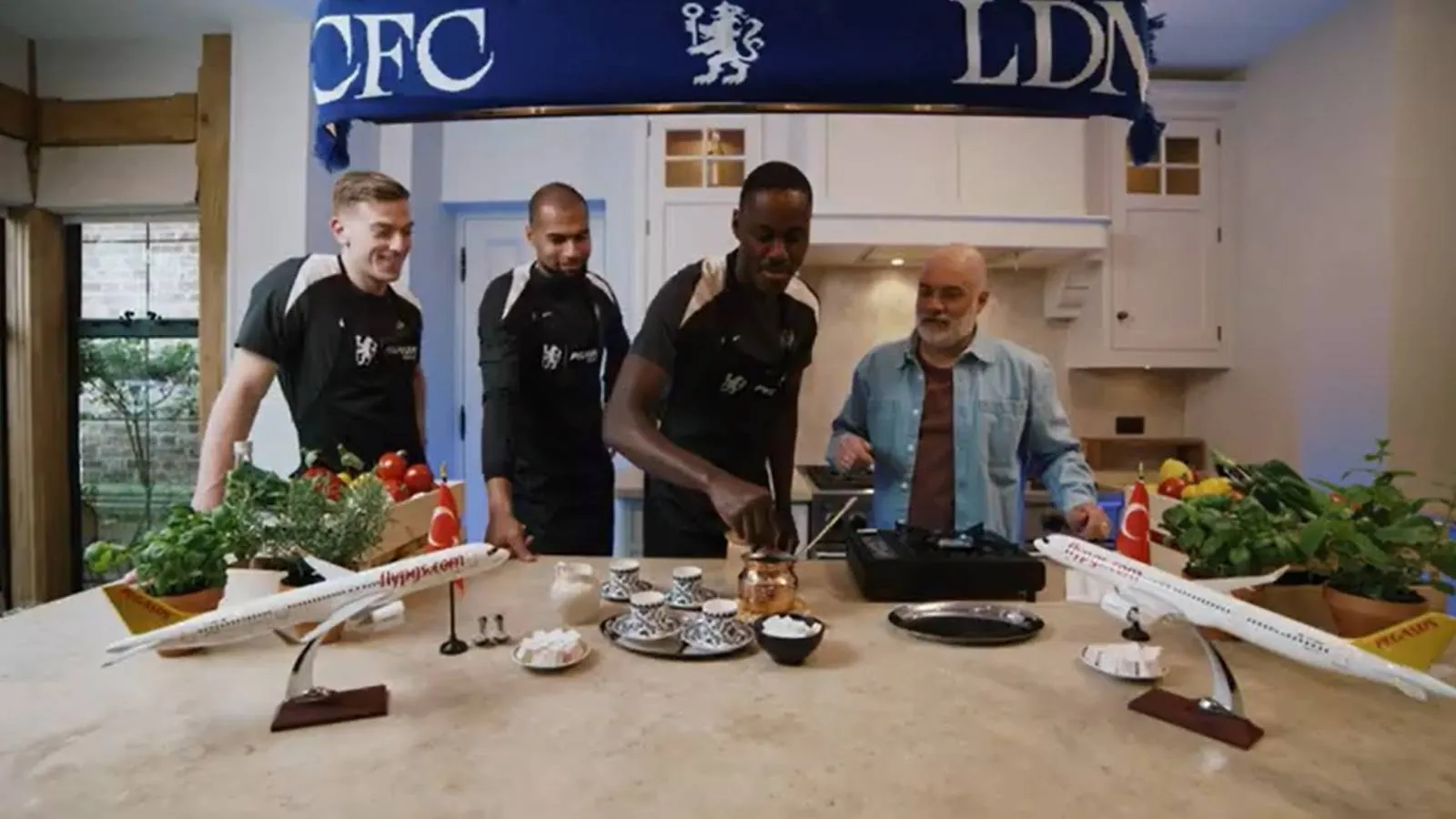 Chelseali futbolculardan "Türk kahvesi" yarışması