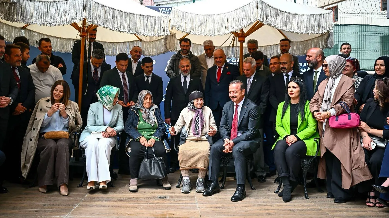 Ağıralioğlu'ndan sahaya inme mesajı: Bayramdan sonra seçim otobüsümüze binip yollara düşeceğiz