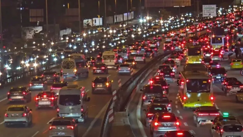 Ulaştırma ve Altyapı Bakanlığı araştırması: Trafik çilesine "yeni yol" değil, akıllı kavşak formülü