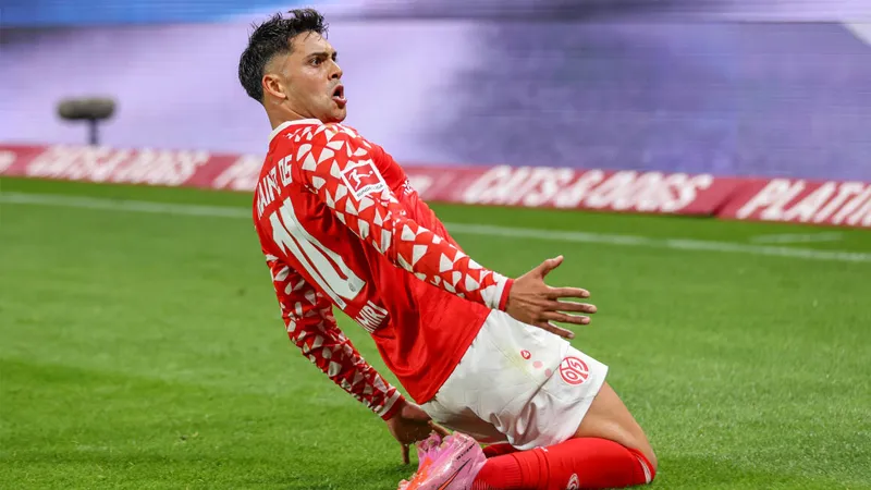 Bundesliga'nın flaş oyuncusu Galatasaray'ın listesinde
