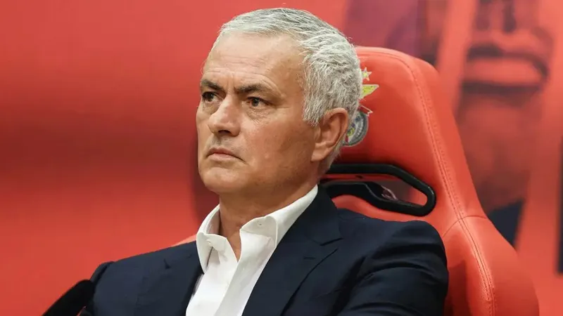 RT @T24spor: Portekiz basını duyurdu: Mourinho'nun yeni sezondaki transfer hedefi Süper Lig'den