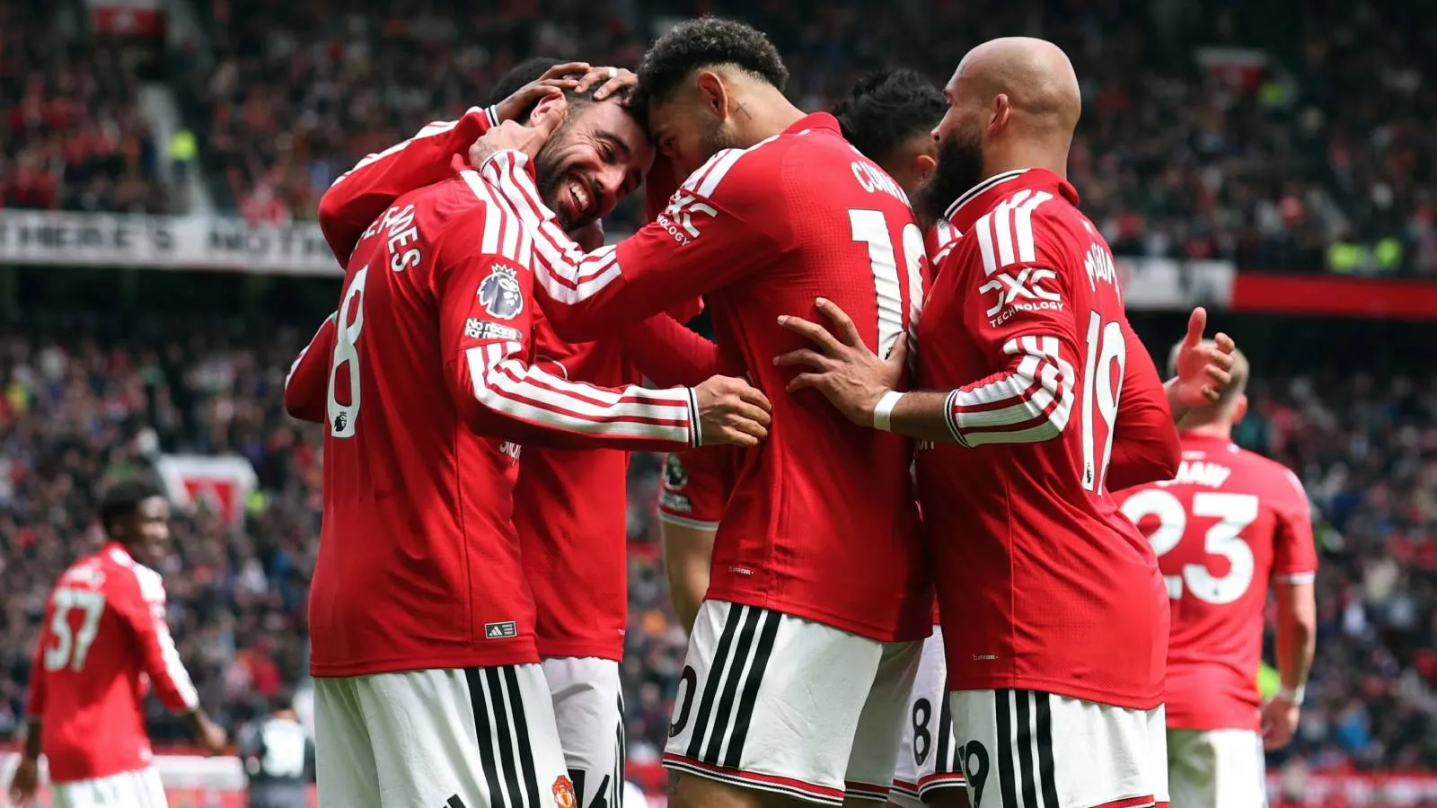 Manchester United, Nottingham Forest'i 3 golle geçti: Bruno Fernandes 20 asiste ulaştı