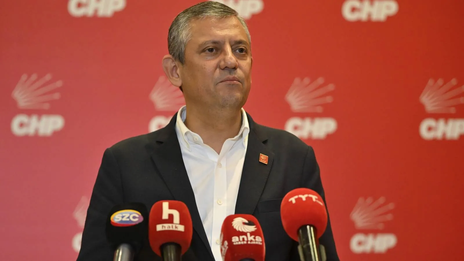 CHP'de hareketli saatler: Özgür Özel, MYK'yı yeniden toplantıya çağırdı
