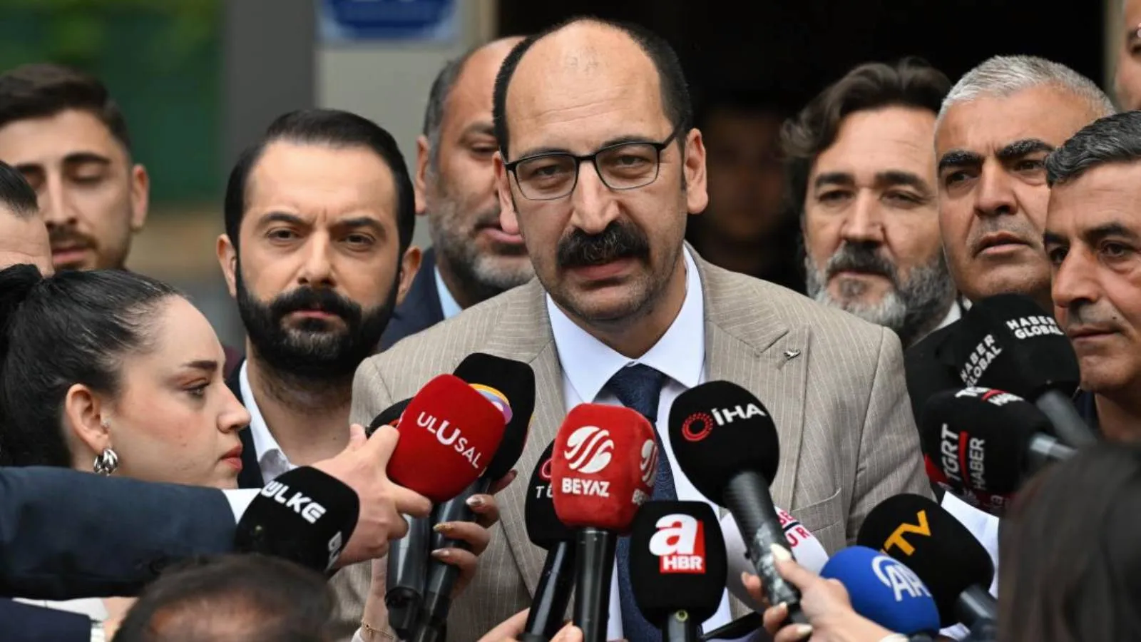 Kılıçdaroğlu'nun danışmanı Sönmez: Kılıçdaroğlu il ve ilçe örgütlerimize dair herhangi bir görevden alma veya görevlendirme yapmamıştır