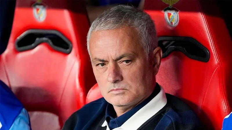 RT @T24spor: Mourinho'ya bir şok daha: Namağlup Benfica, Şampiyonlar Ligi potasının dışında kaldı