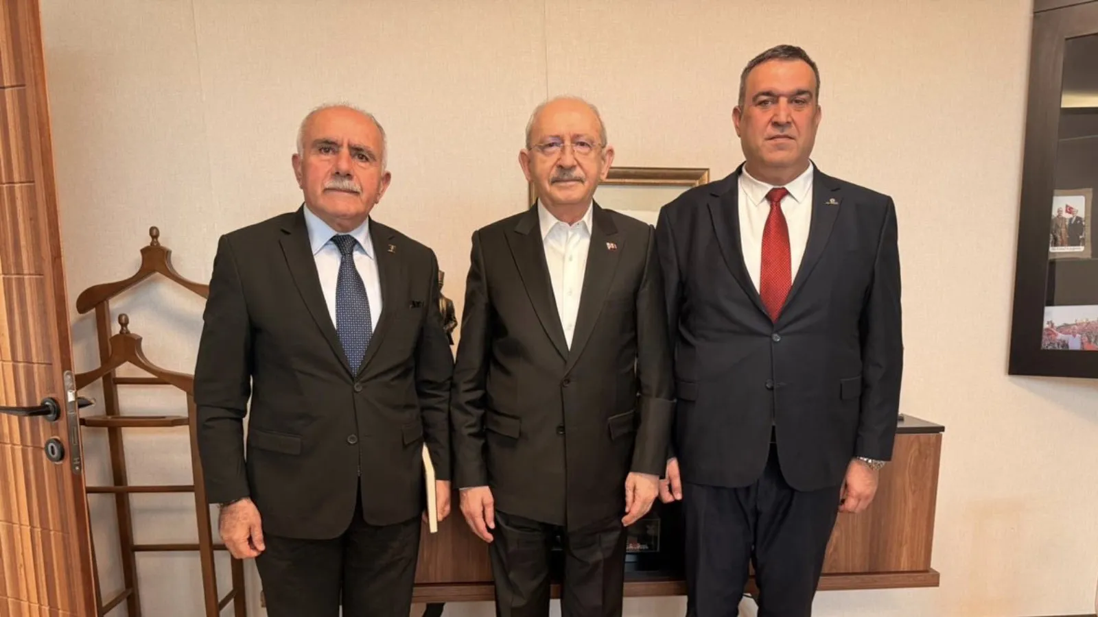 CHP İstanbul İl Başkanlığı kayyım heyetinden Kılıçdaroğlu'na ziyaret: Cumhuriyet Halk Partisi sahipsiz değil, asla teslim alınamaz!