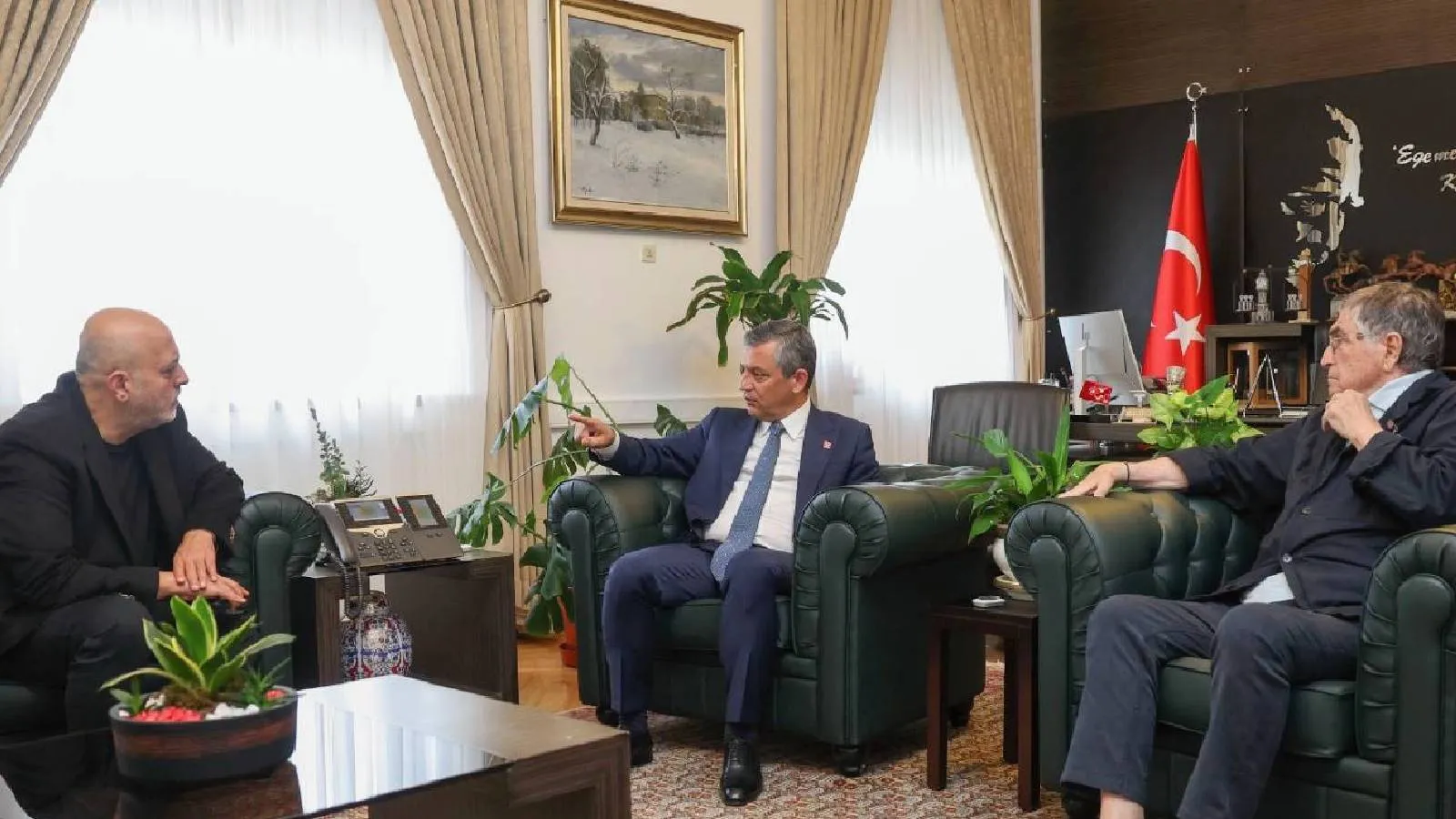 Özgür Özel, T24’e konuştu: Partiden ayrılmayacağız, baskın seçim olursa yüzde 60’la kazanırız
