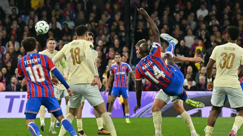 Shakhtar Donetsk ile Strasbourg'un rüyası son buldu: Konferans Ligi'nde finalin adı Crystal Palace - Rayo Vallecano oldu!