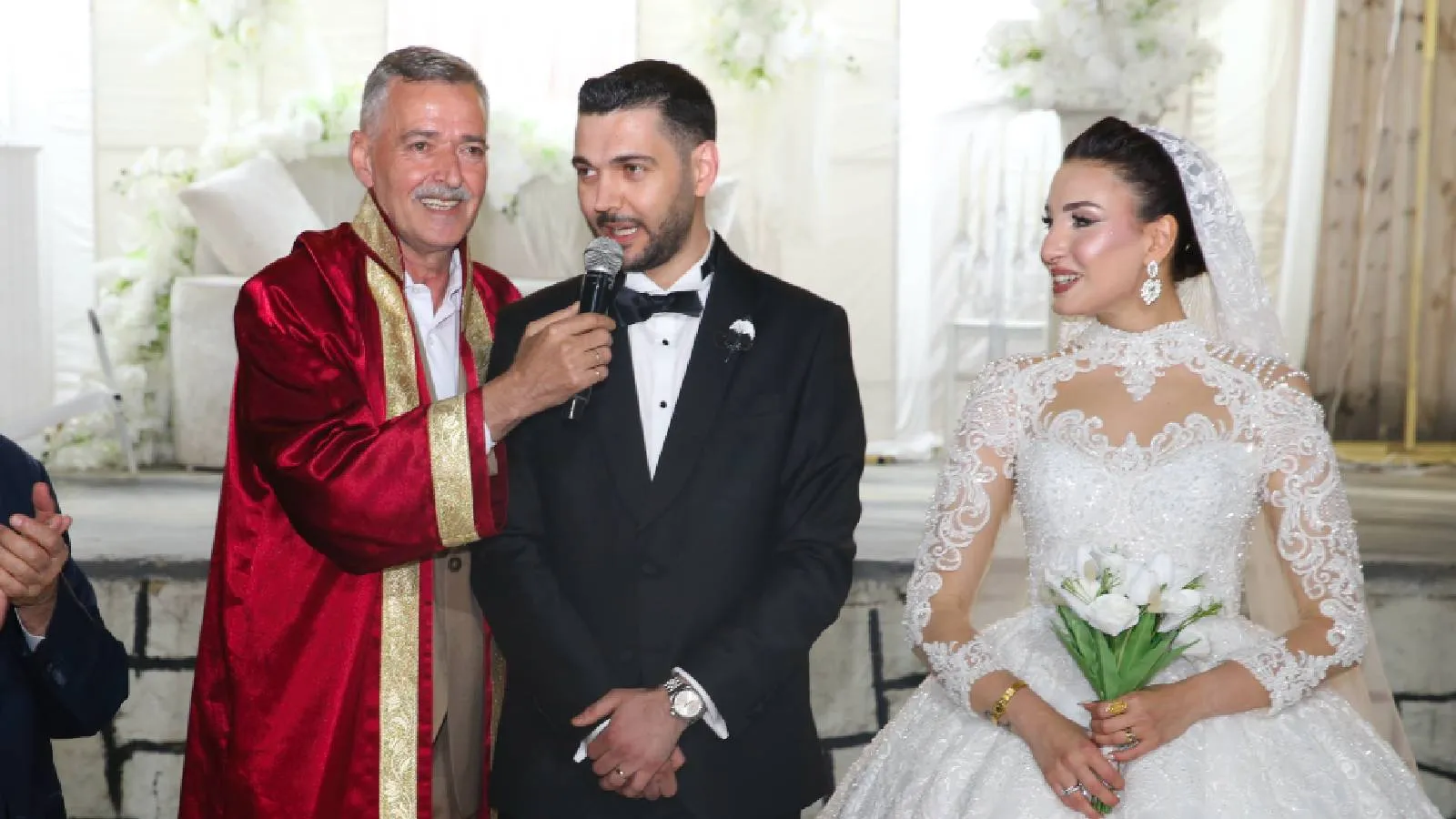 Siirt'te 32 yıllık evlendirme memurunun ilginç meslek hayatı: Babası, ablası ve kızından sonra oğlunun da nikâhını kıydı