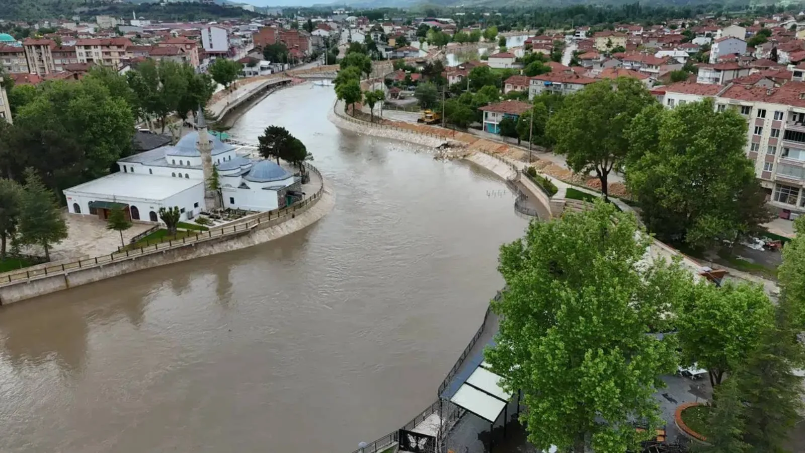 Tokat’ta sel alarmı: Bazı okullarda eğitime ara verildi!