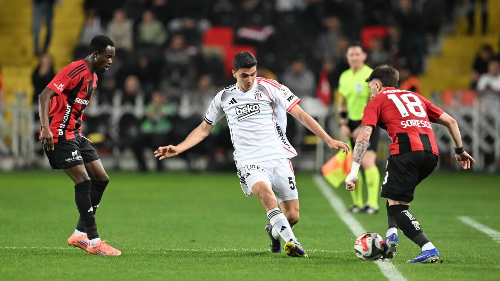 Beşiktaş deplasmanda Gaziantep FK'yi 2-0 mağlup etti