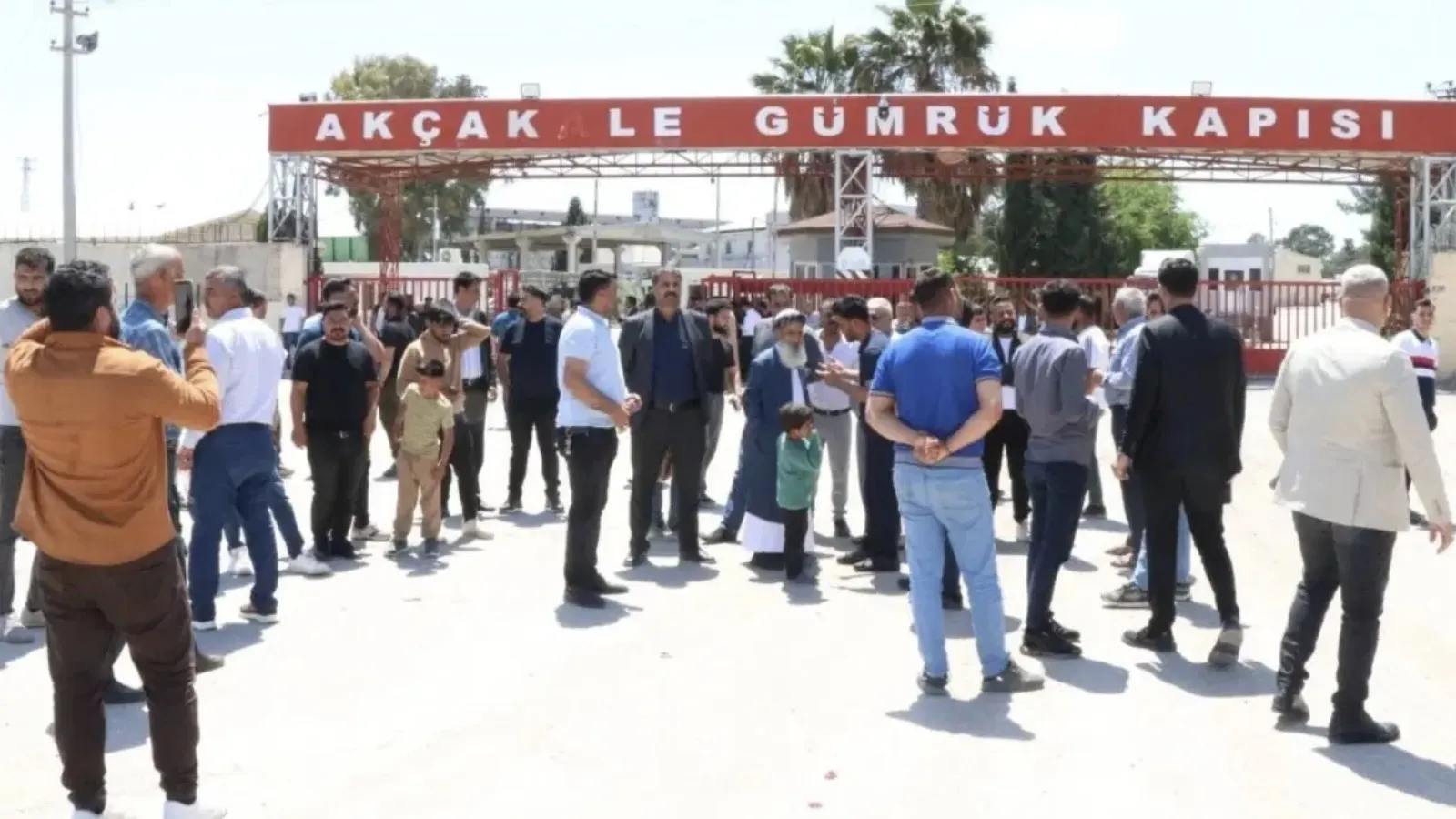 Şanlıurfa Valiliği duyurdu: Akçakale kapısından Suriye'ye geçişler pasaport ile yapılacak