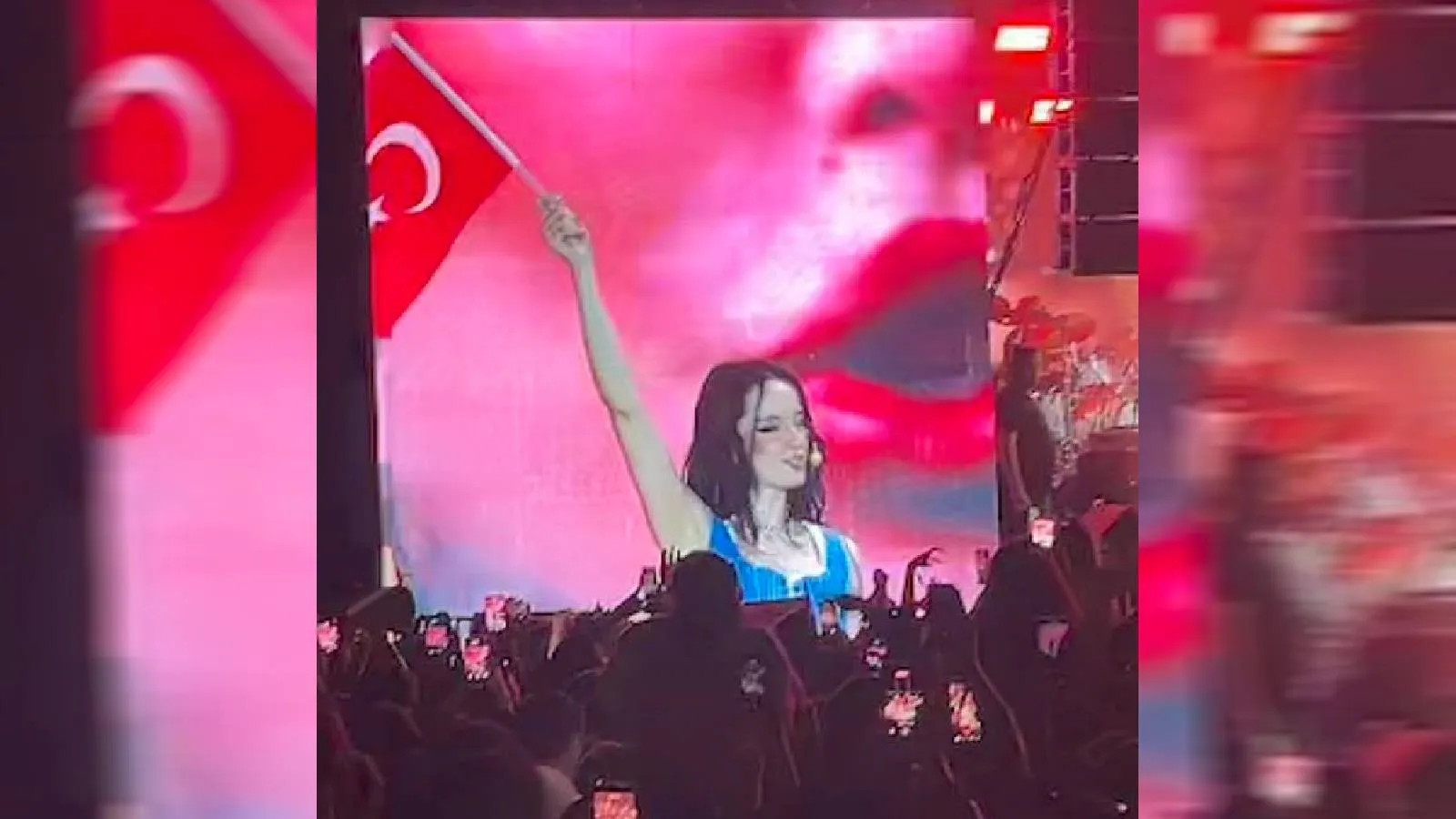 Gaziantep'te hedef gösterilen Manifest grubunun konseri doldu taştı: Dışarıda mehterli protesto, içeride 8 bin kişilik izdiham