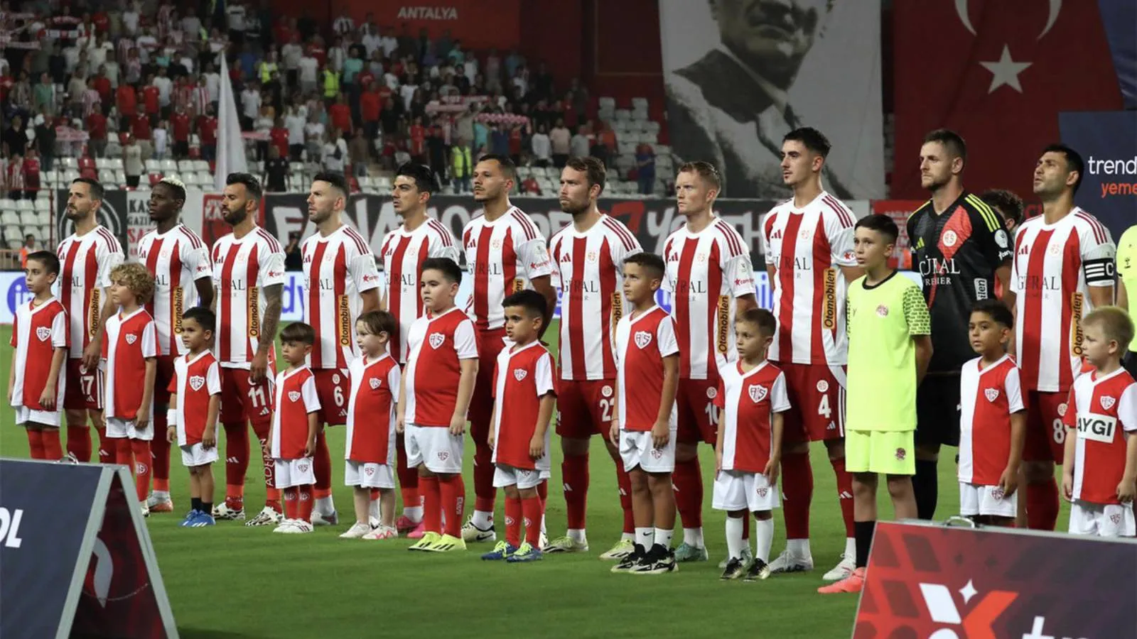 İletişim Başkanlığı, TFF'nin maçlarda İstiklal Marşı'nı kaldırdığı iddiasını yalanladı