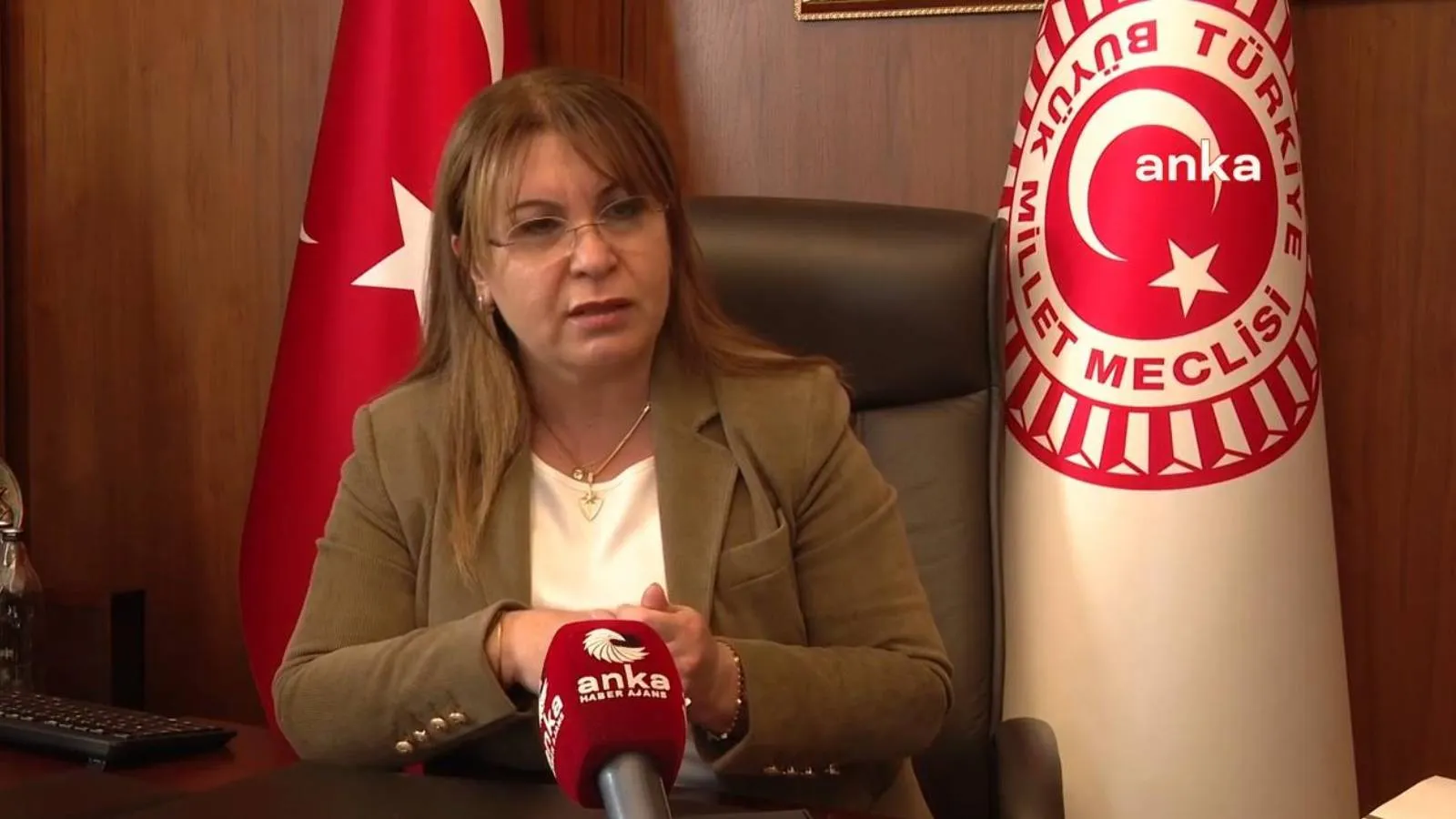 CHP'li Karaca: Gençler yalnızca işsizlik değil yoksulluk, borçluluk ve gelecek kaygısıyla karşı karşıya