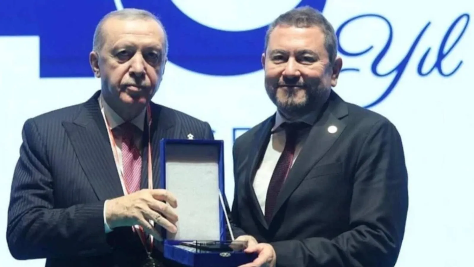 Borsada manipülasyon iddiasıyla tutuklanan Nazım Torbaoğlu, Erdoğan ve Cevdet Yılmaz'dan ödül almış