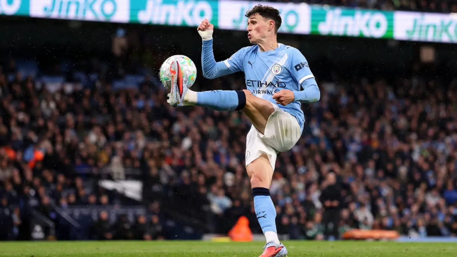 RT @T24spor: Manchester City, evinde rahat kazanarak zirve takibini sürdürdü