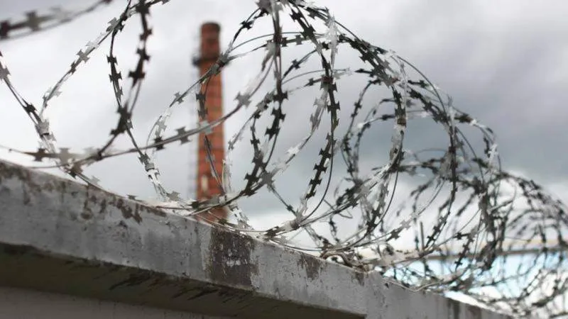 Adalet Bakanlığı’nın verilerine göre 420 bin 798 kişi cezaevinde, 494 bin kişi denetimli serbestlikte
