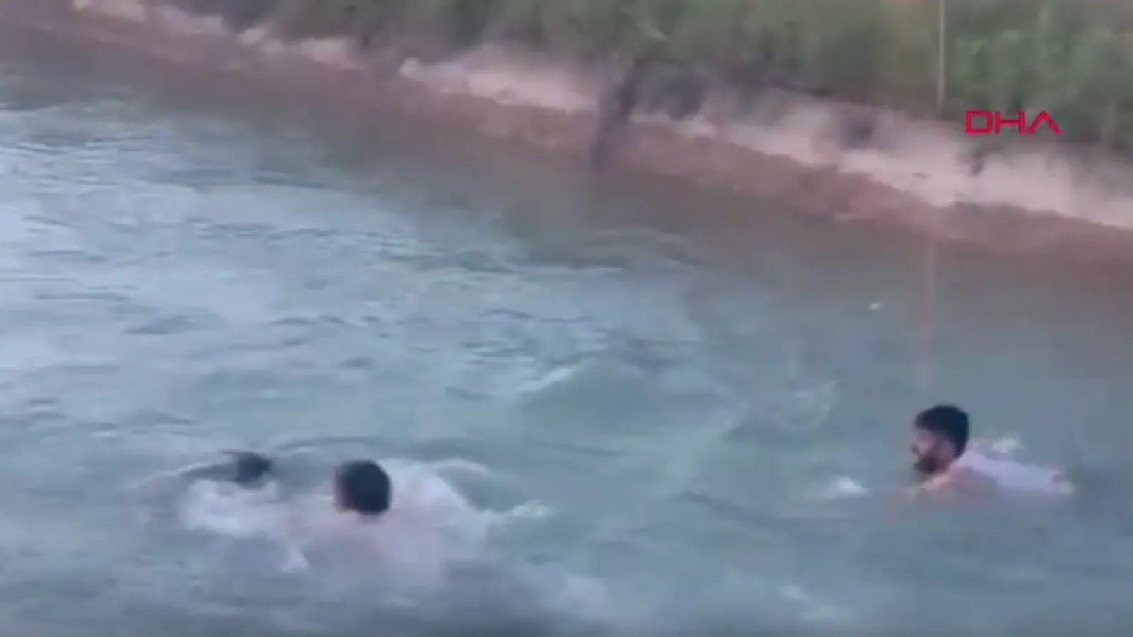 İki kadını kurtarmak için kanala atladı, hayatını kaybetti