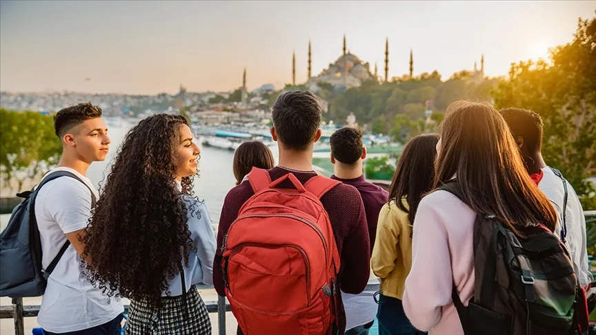 Dünya ortalamasının altında: Türkiye'de nüfusun yüzde 14,8'ini gençler oluşturuyor