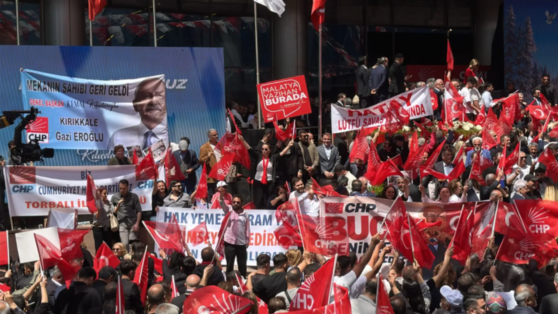 CHP Genel Merkezi'nde Kılıçdaroğlu'nun bayramlaşma programı; işte alandan kareler