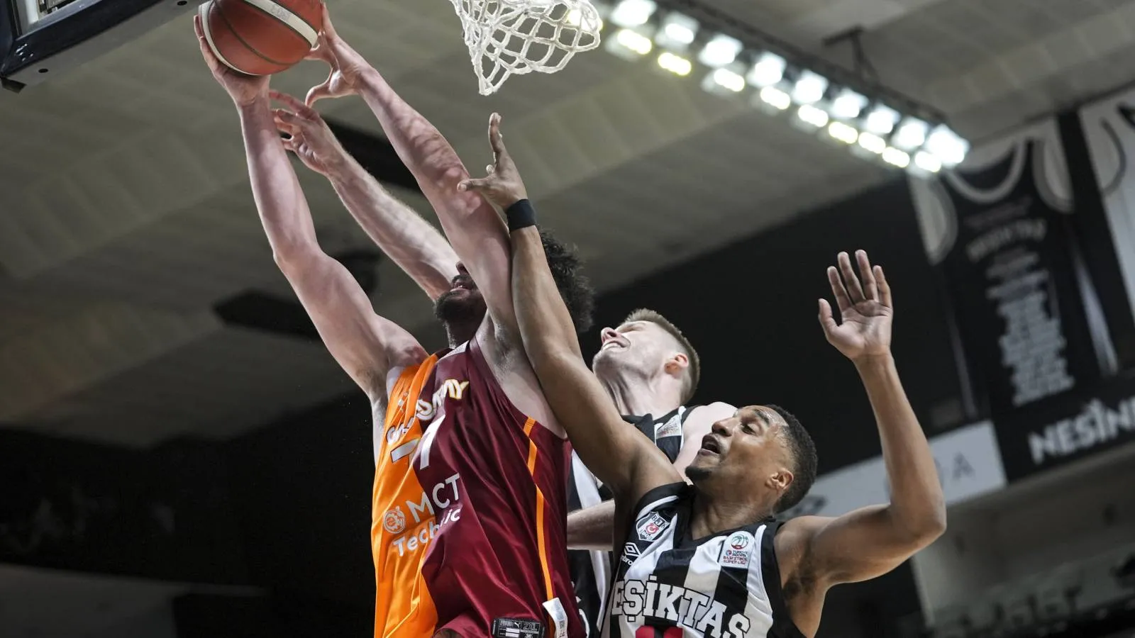 Potadaki derbide Cimbom güldü: Beşiktaş GAİN'i 7 sayıyla geçen Galatasaray MCT Technic, ligi 7. sırada bitirmeyi kesinleştirdi