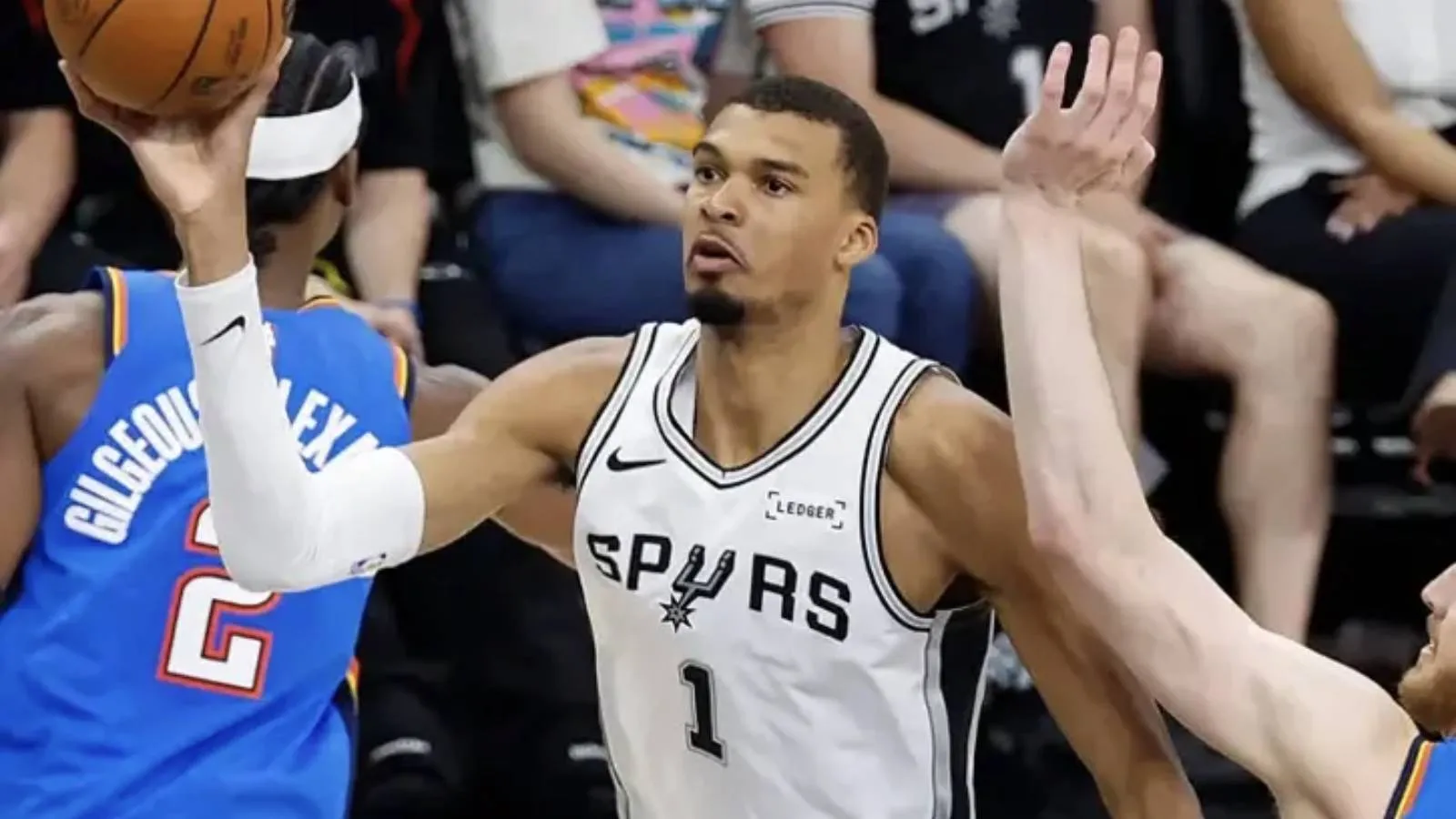 NBA play-off'larında Spurs, Thunder'ı yenerek seriye denge getirdi
