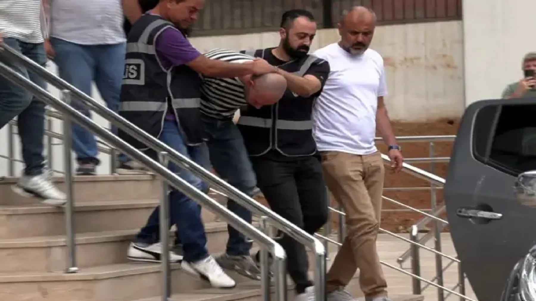 Eşini öldürüp bekçiyi yaralamıştı: Ağırlaştırılmış müebbet ve 5 yıl 2 ay hapis cezasına çarptırıldı