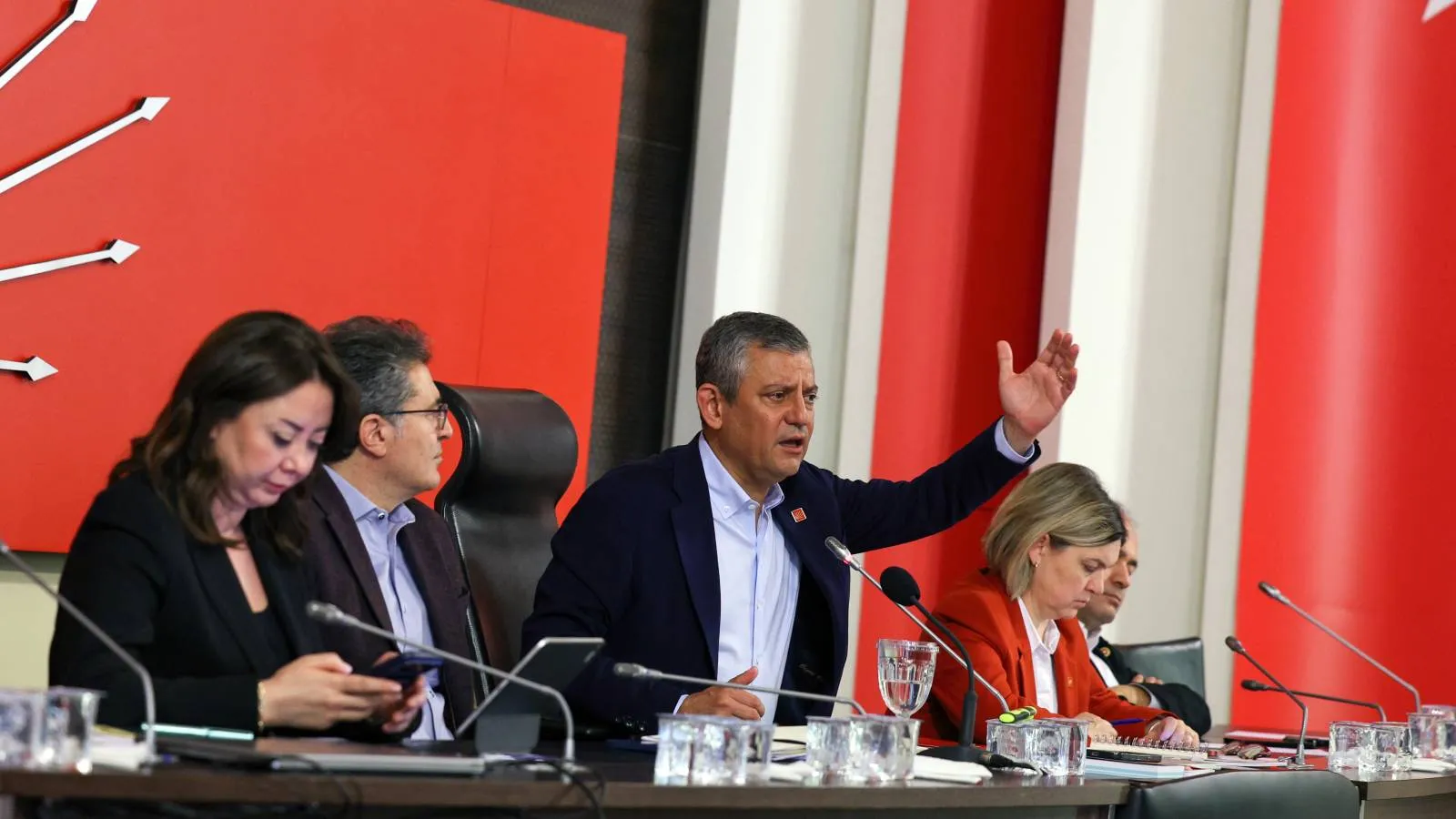 CHP PM’nin 5,5 saatlik toplantısı sona erdi: Bayramdan sonra ilk pazartesi imza sürecini başlatacağız