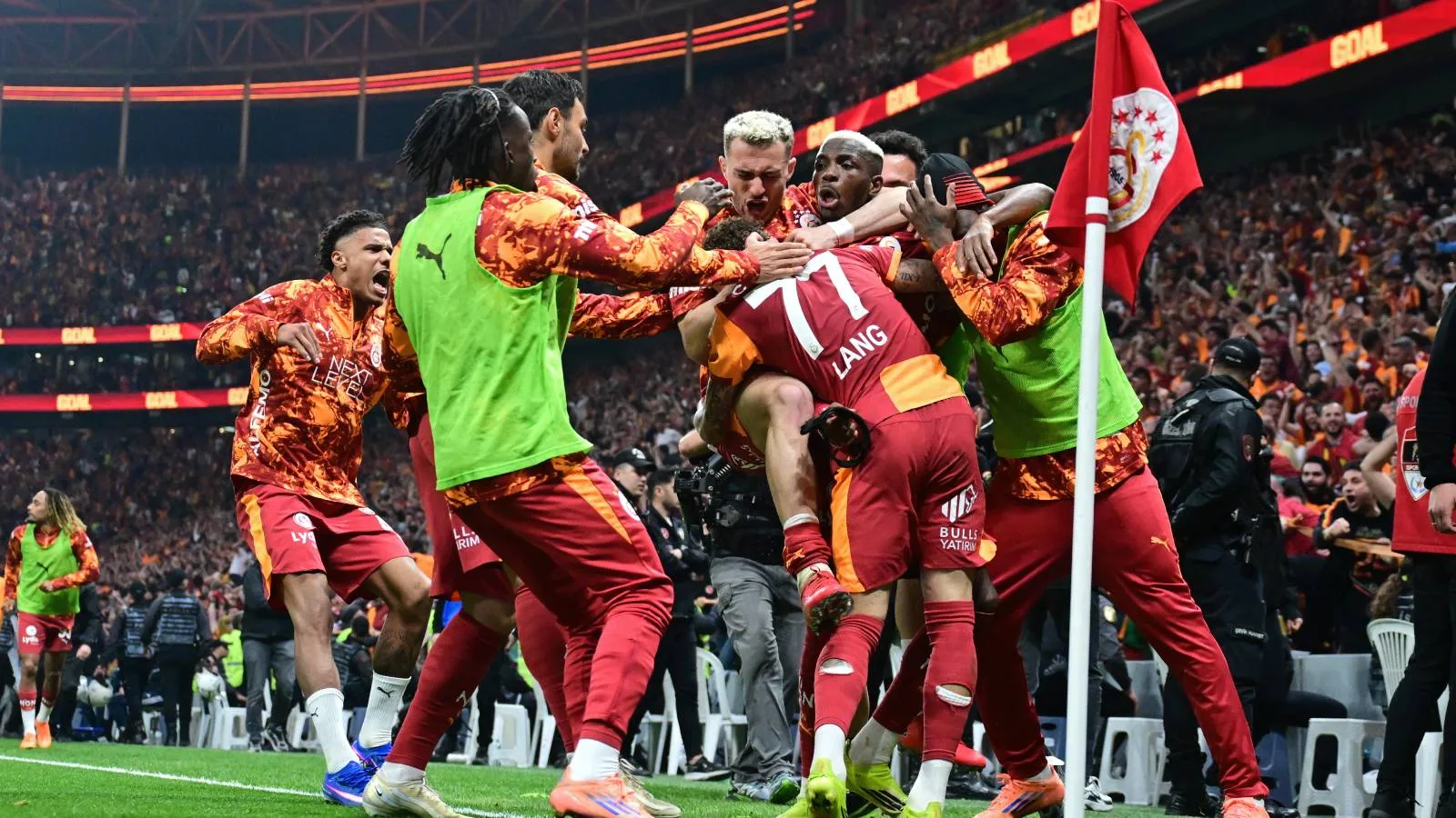 Süper Lig’in şampiyonu yine Galatasaray; üst üste 4, toplamda 26. kez zafere ulaştı!