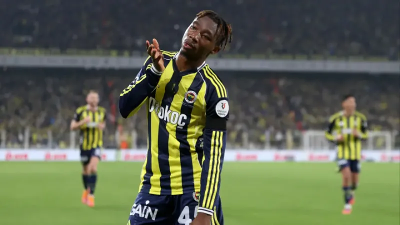 Fenerbahçe'de Nene ameliyat edildi!