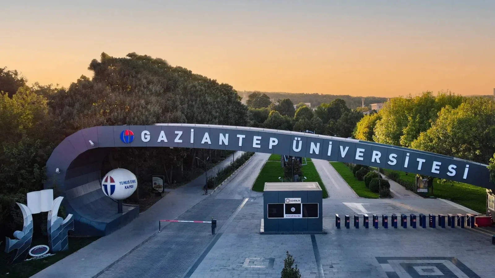Gaziantep Üniversitesi'nde çifte usulsüzlük iddiası; "Üniversiteyi çiftliğe çevirmişler"