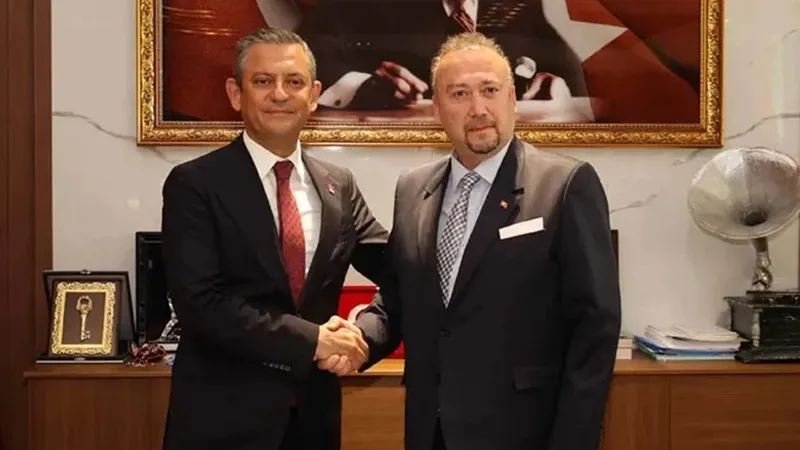 Özkan Yalım'dan kurultay için “Özel'i destekliyorum yazan belge imzalatıldı” iddiası