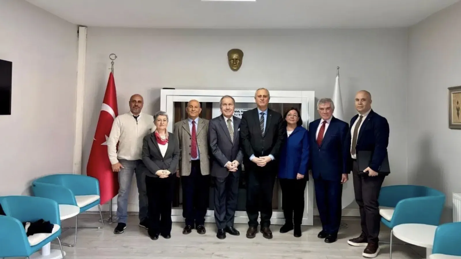 Emekli Büyükelçiler ve Başkonsoloslar Derneği hayırlı olsun