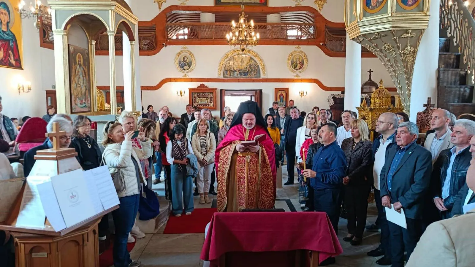 Edirne'deki Bulgar kilisesinde 'Yunanca ayin' krizi: Vakıf yönetimi kiliseyi ayinlere kapattı