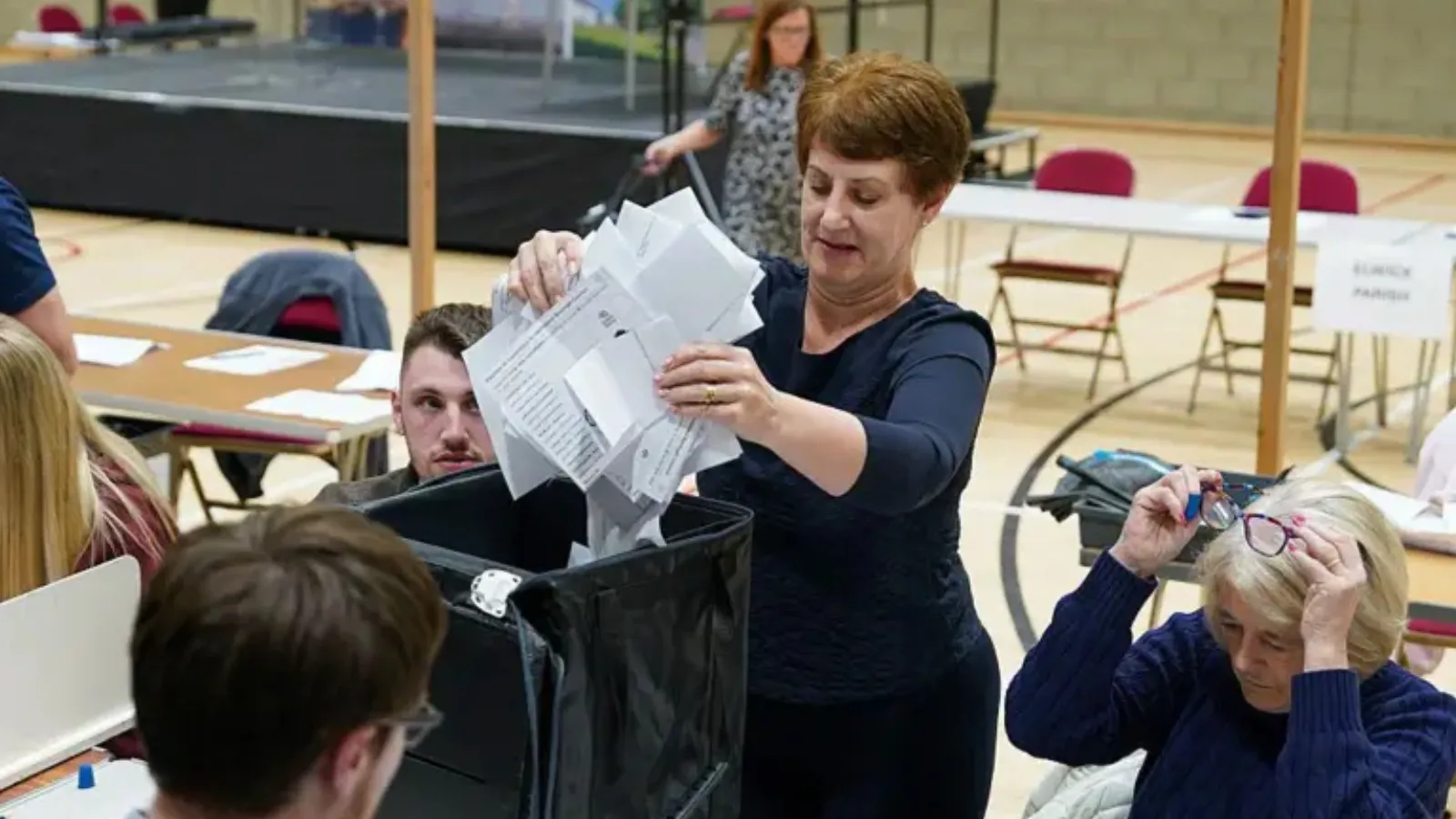 Britanya'da yerel seçimler: Göçmen karşıtı Reform partisi öne çıkıyor; İşçi Partisi düşüşte!
