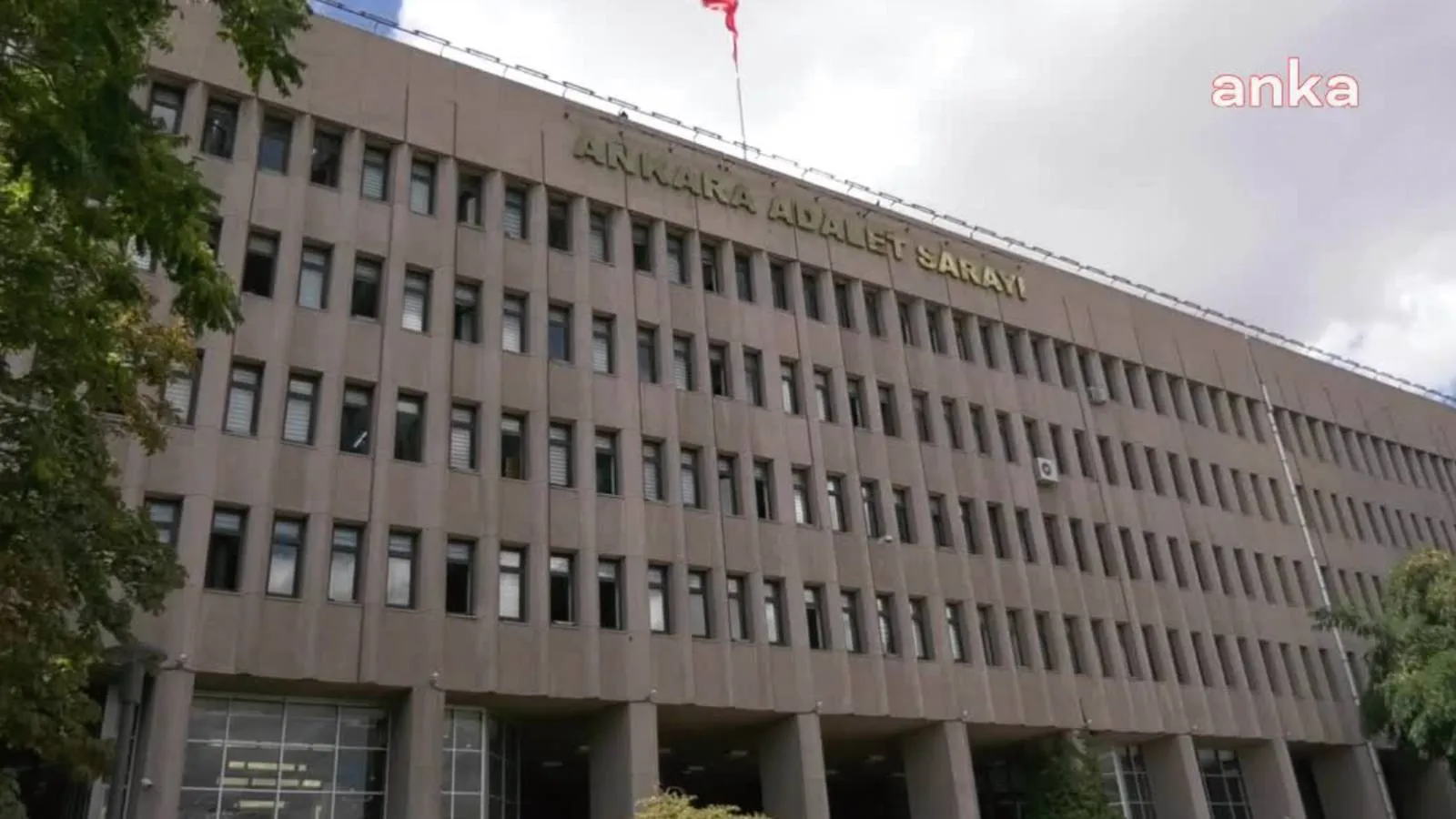 FETÖ firarisi Cevheri Güven'e bilgi sızdırma davası: 3 emniyet müdürü beraat etti, 1 polise hapis cezası