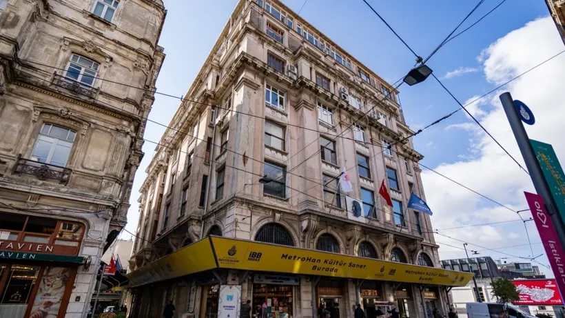 Beyoğlu’nun simge yapılarından Metro Han’ın mülkiyeti İBB’den alınıp II. Bayezid Vakfı'na devredildi