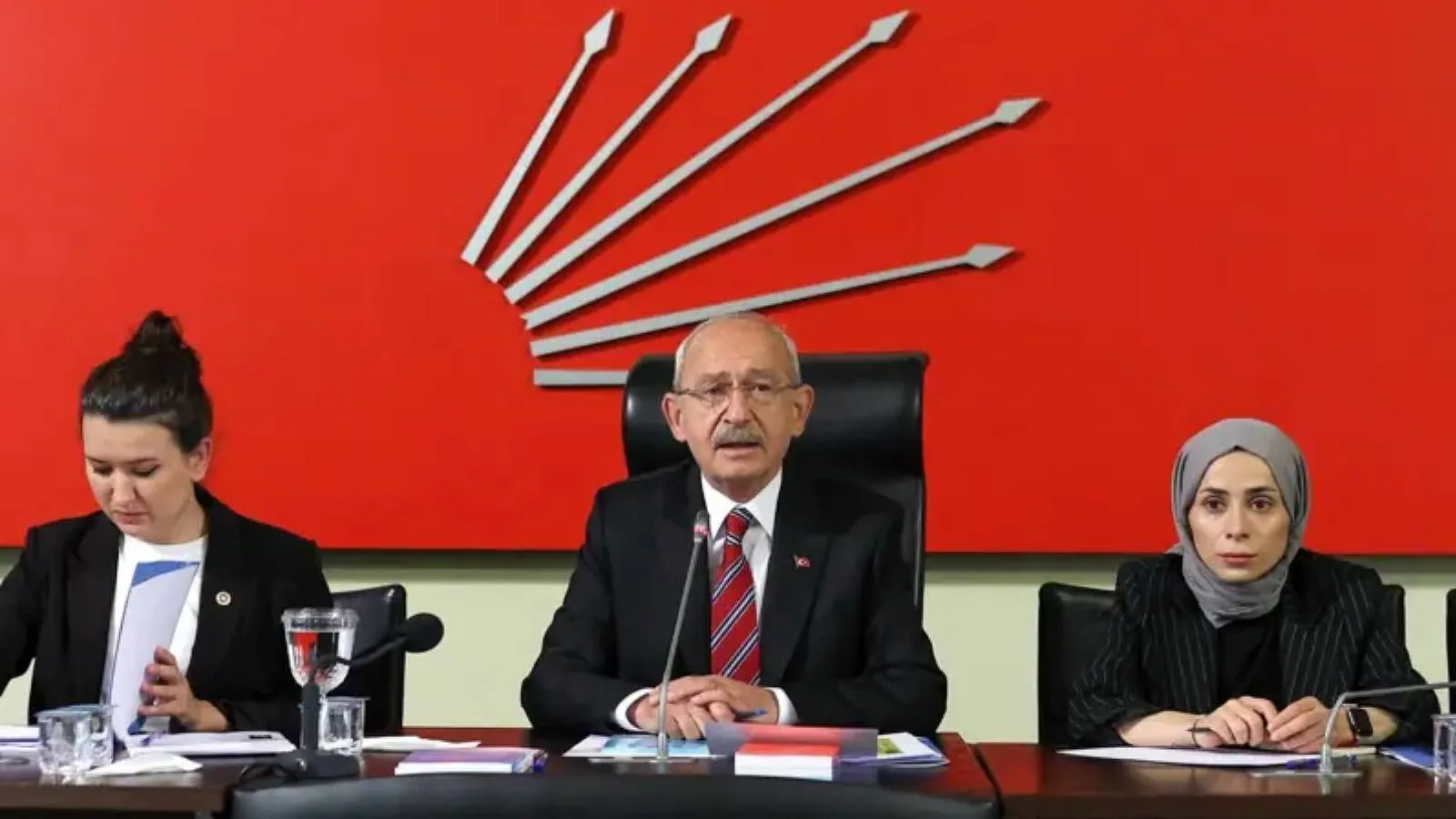 CHP'de kurultay olasılıkları: Kılıçdaroğlu 'olağanüstü durum' kartını kullanabilir