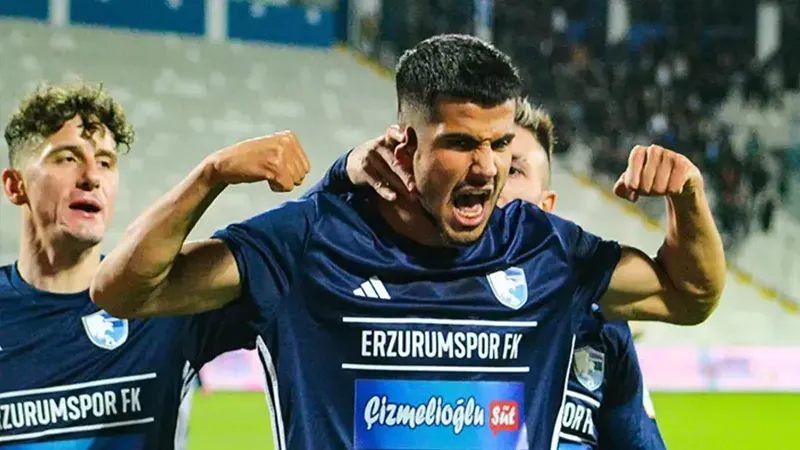 Galatasaray ve Trabzonspor genç stoper için karşı karşıya