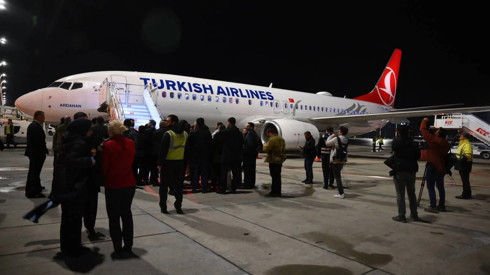İsrail'in alıkoyduğu Küresel Sumud Filosu aktivistlerini taşıyan uçak İstanbul'da: 18 Türk vatandaşı ülkeye döndü