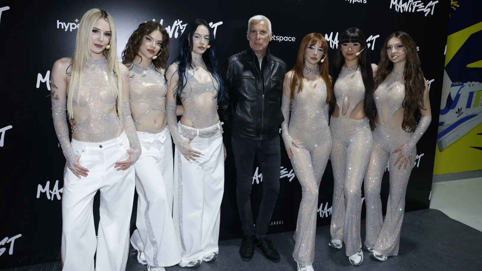 Manifest, Madonna ve Céline Dion gibi dünya starlarının menajeri John Giddings ile anlaştı!